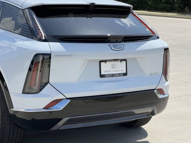 New 2027 Cadillac Optiq Luxury RWD image 7