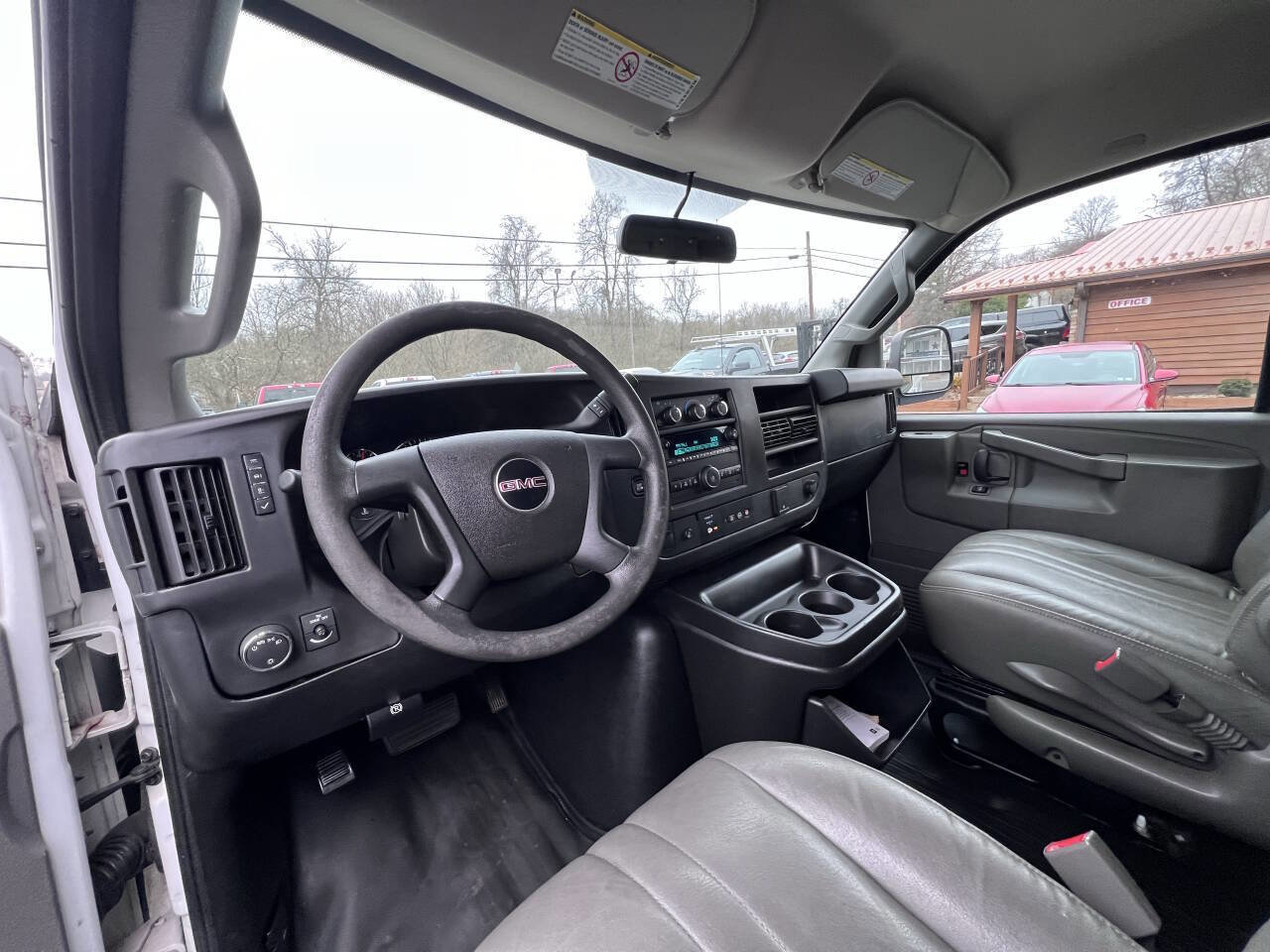 Used 2018 GMC Savana 2500 Extended image 13