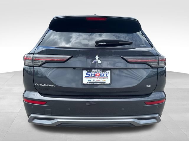 Used 2025 Mitsubishi Outlander AWD image 6