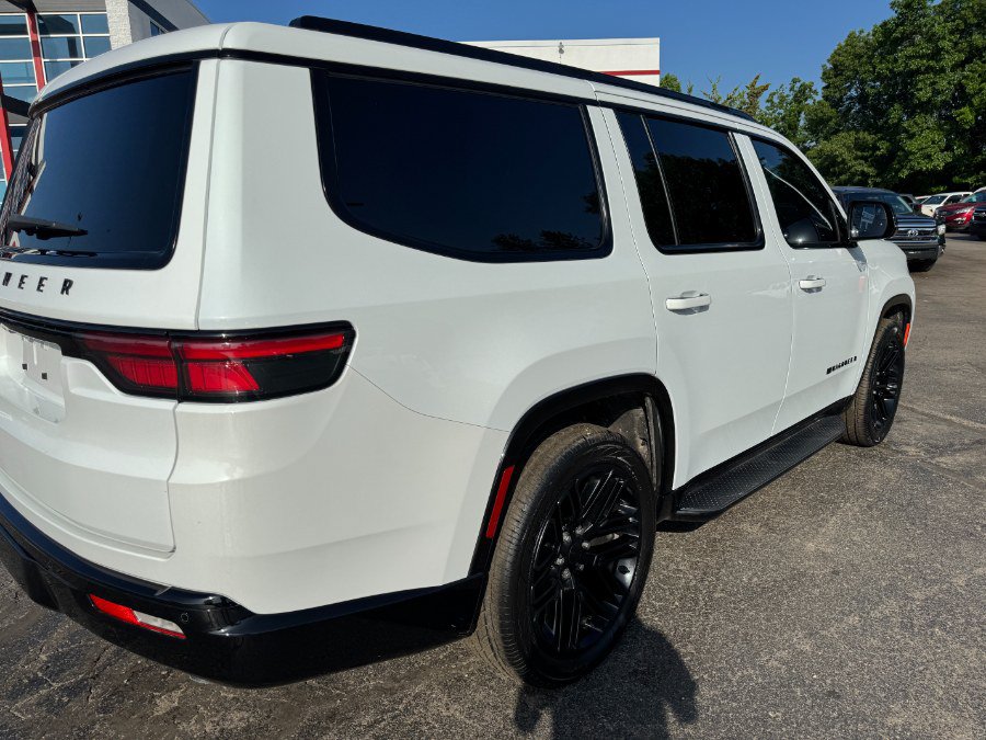 Used 2023 Jeep Wagoneer Series II AWD/4WD image 11