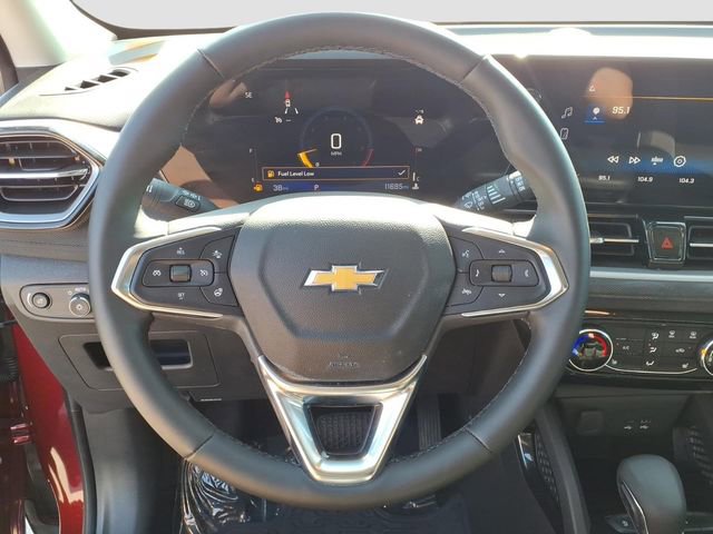 Used 2025 Chevrolet TrailBlazer LT w/ LT Cold Weather Package image 15