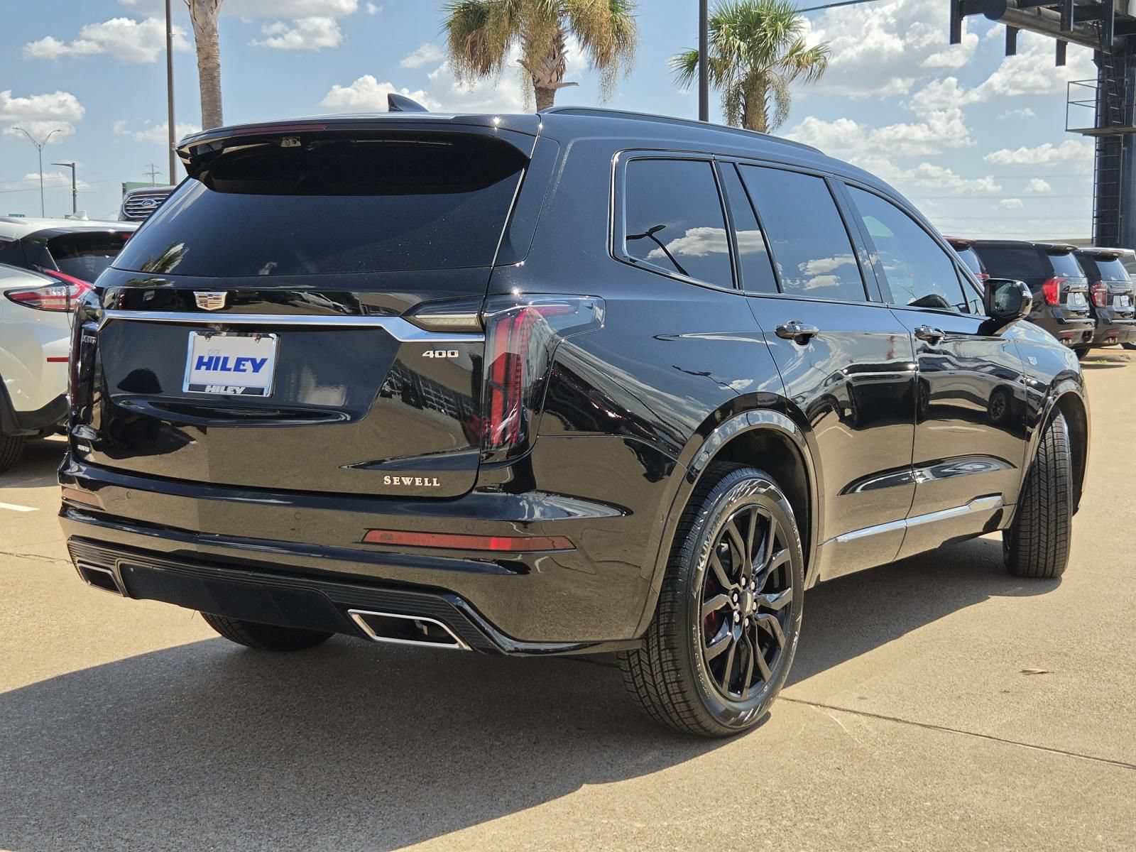 Used 2022 Cadillac XT6 Sport w/ Technology Package AWD/4WD image 4