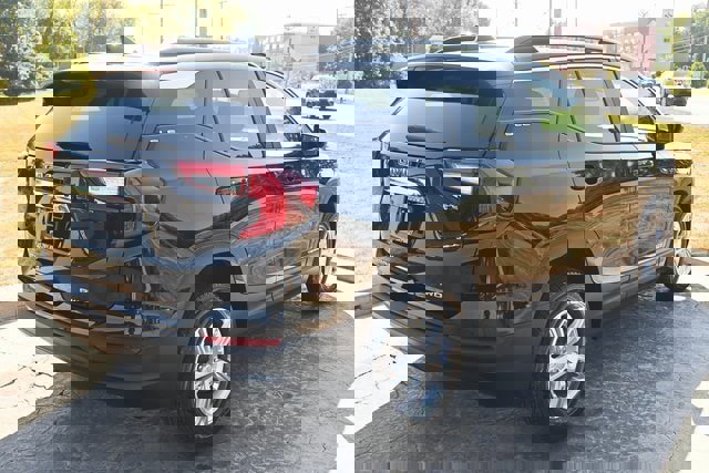 Used 2022 GMC Terrain SLE w/ Driver Convenience Package image 5