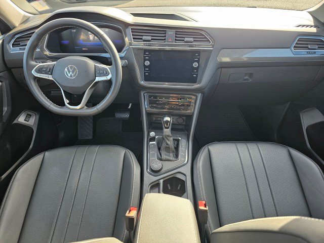 Used 2024 Volkswagen Tiguan SE w/ Panoramic Sunroof Package AWD/4WD image 22