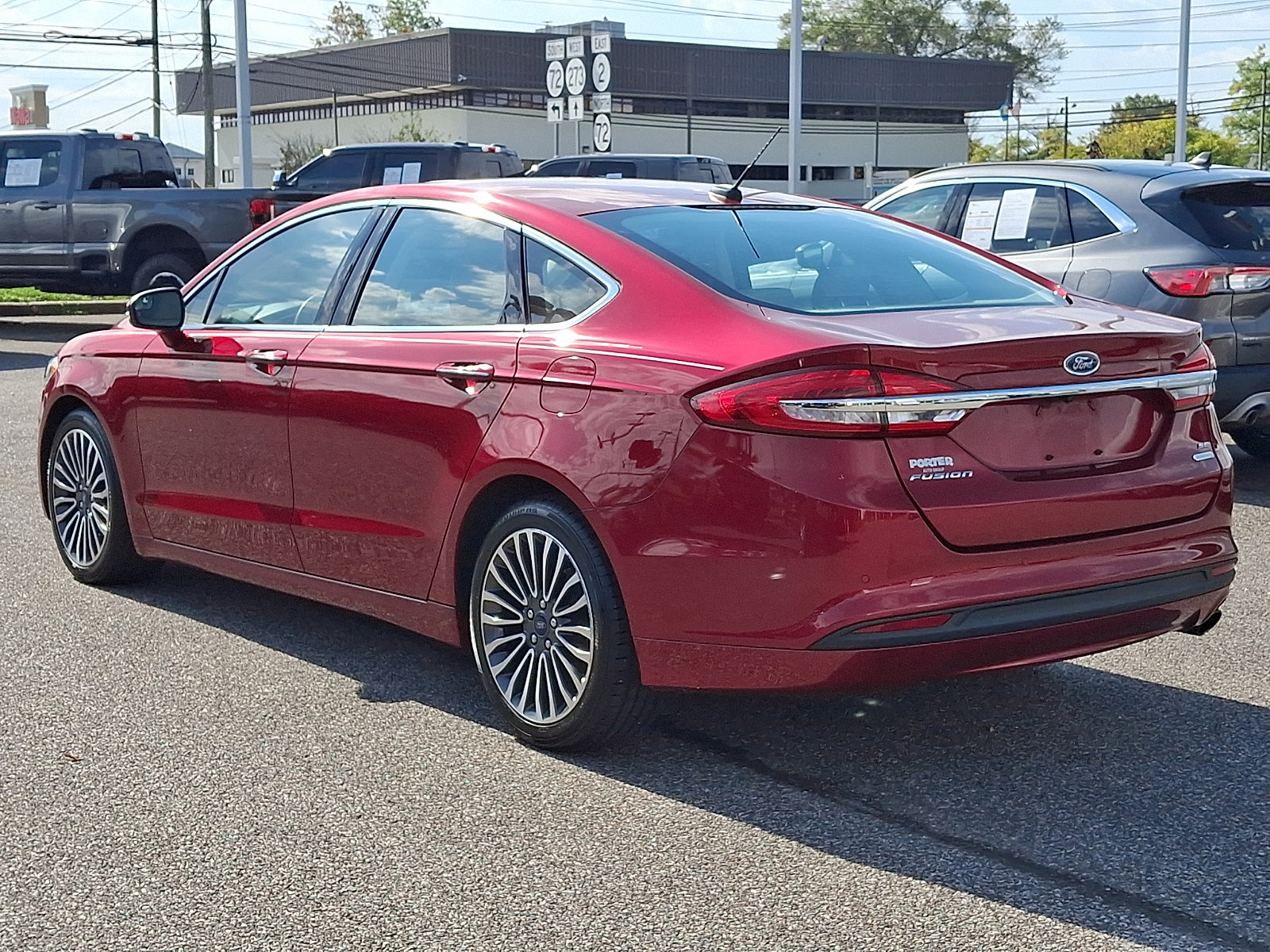 Certified 2018 Ford Fusion SE w/ Fusion SE Technology Package FWD image 7