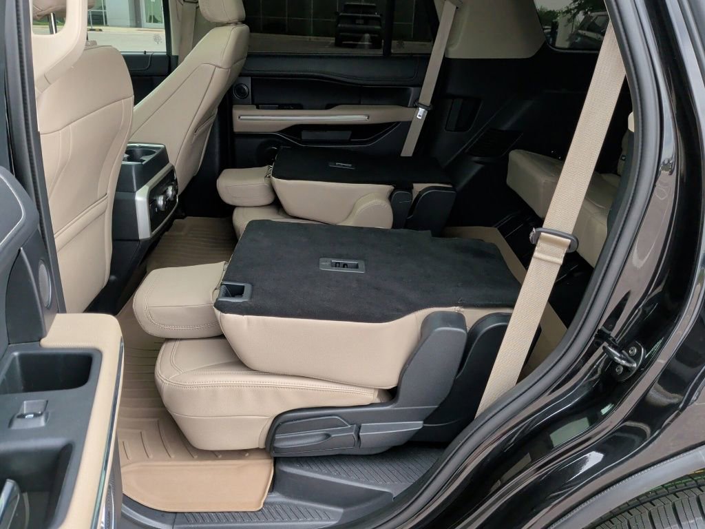 Used 2023 Ford Expedition Limited image 42