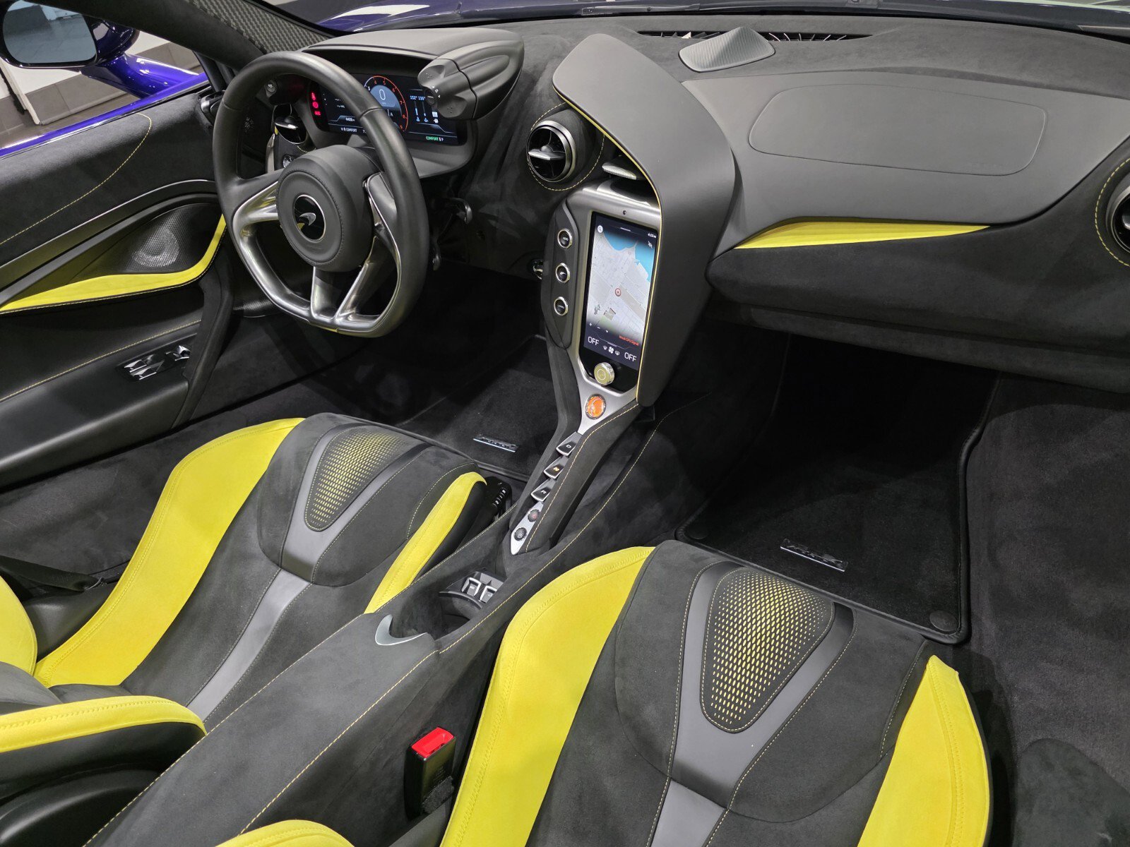 Used 2025 McLaren 750S Spider image 25