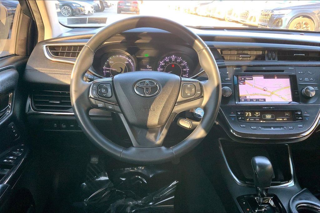 Used 2016 Toyota Avalon Limited image 5