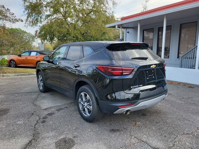Used 2025 Chevrolet Blazer LT image 3