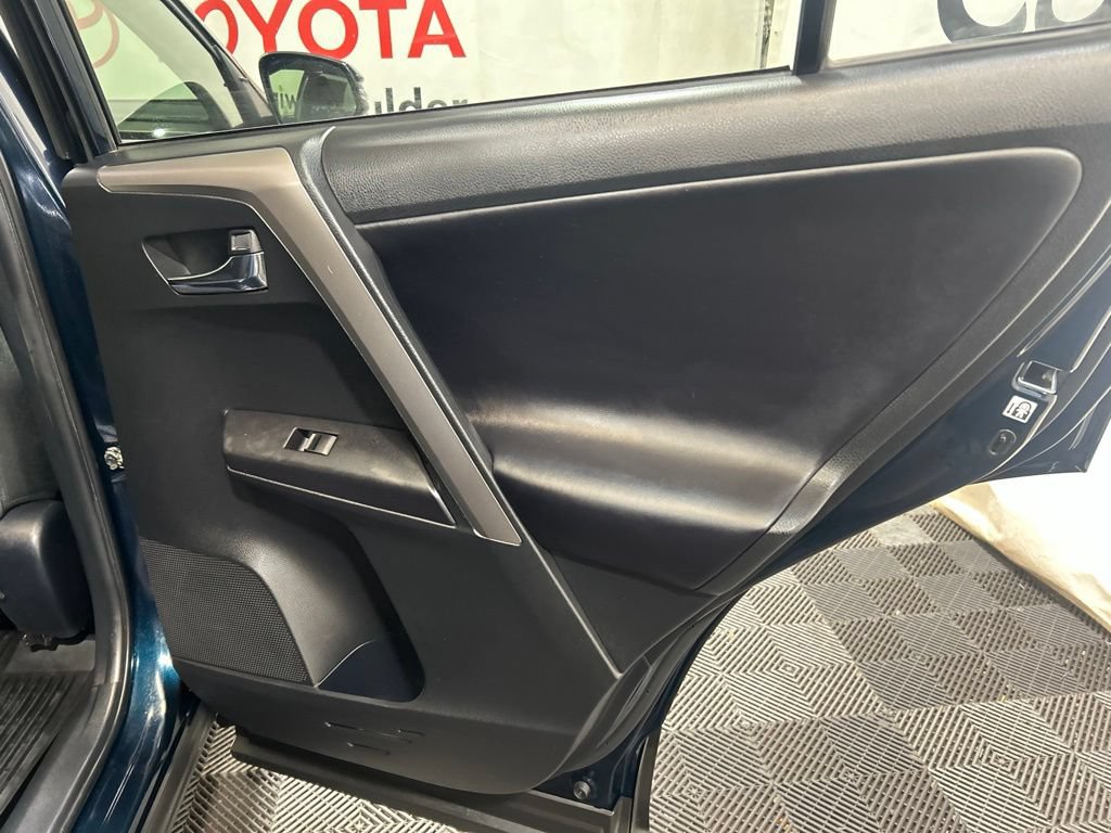 Used 2017 Toyota RAV4 XLE w/ Convenience Package AWD/4WD image 14