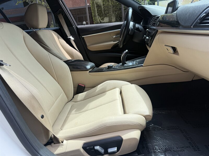Used 2018 BMW 330i Sedan w/ Convenience Package RWD image 15