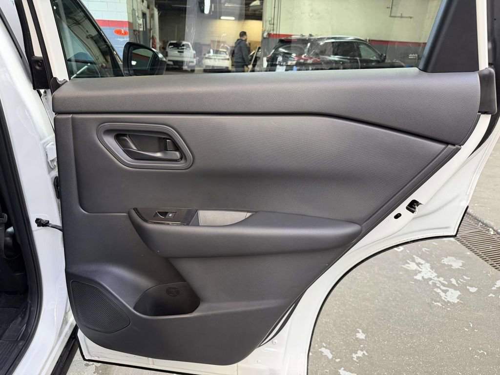 Used 2026 Nissan Rogue S AWD/4WD image 22