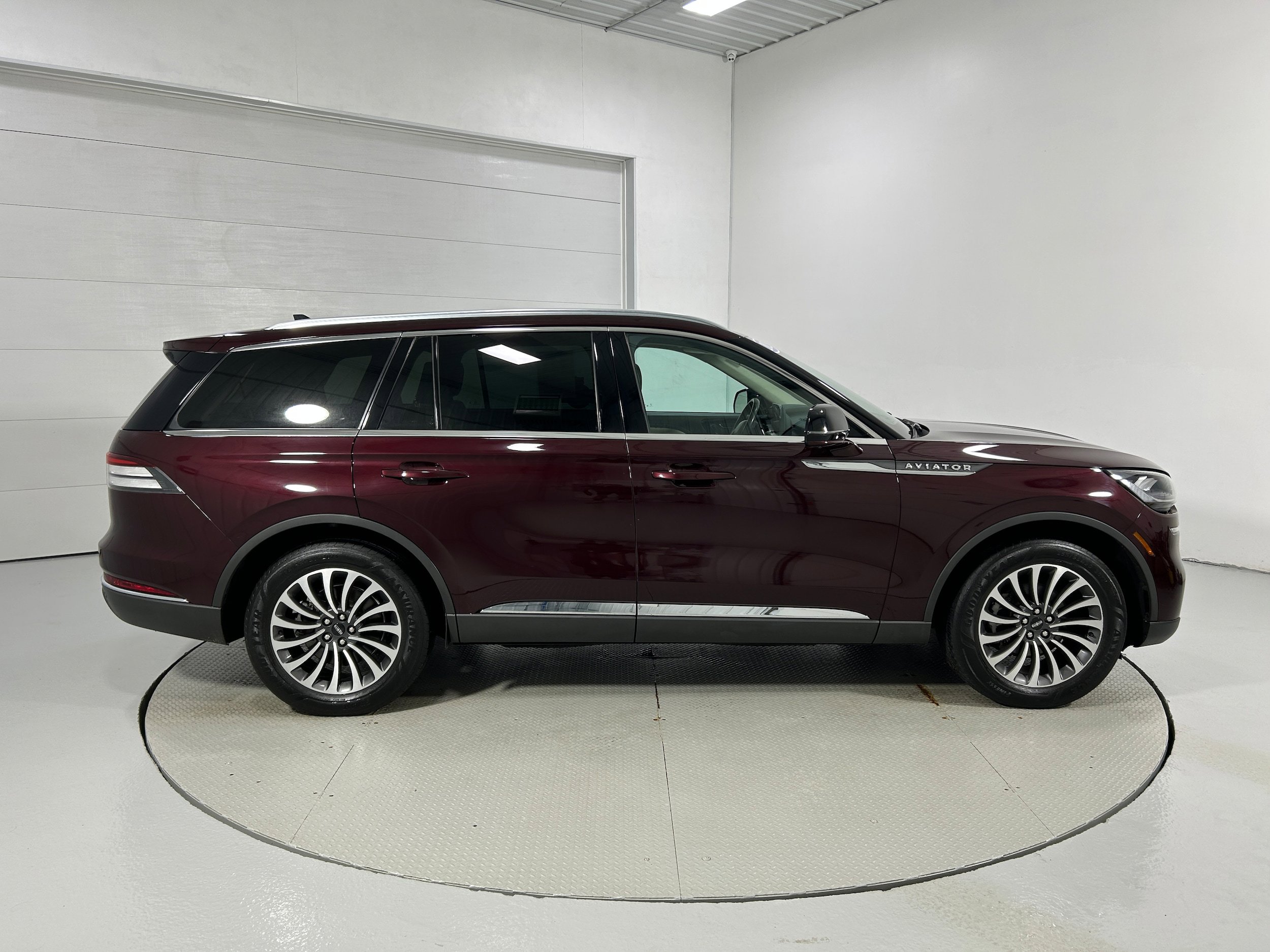 Used 2022 Lincoln Aviator Reserve w/ Elements Package Plus AWD/4WD image 39
