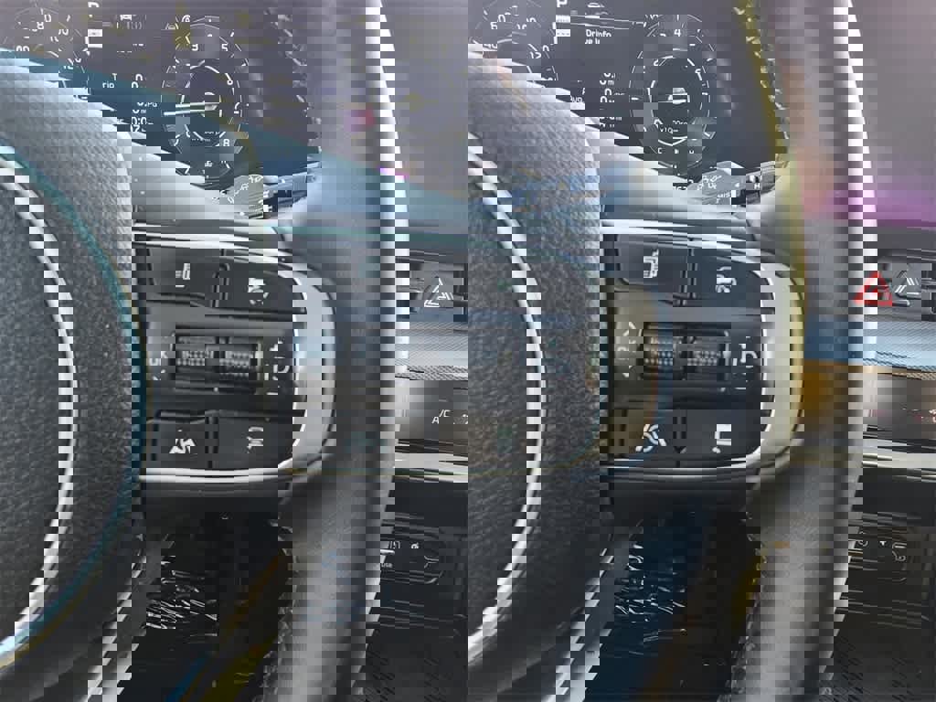 Used 2023 Kia Sportage SX image 20