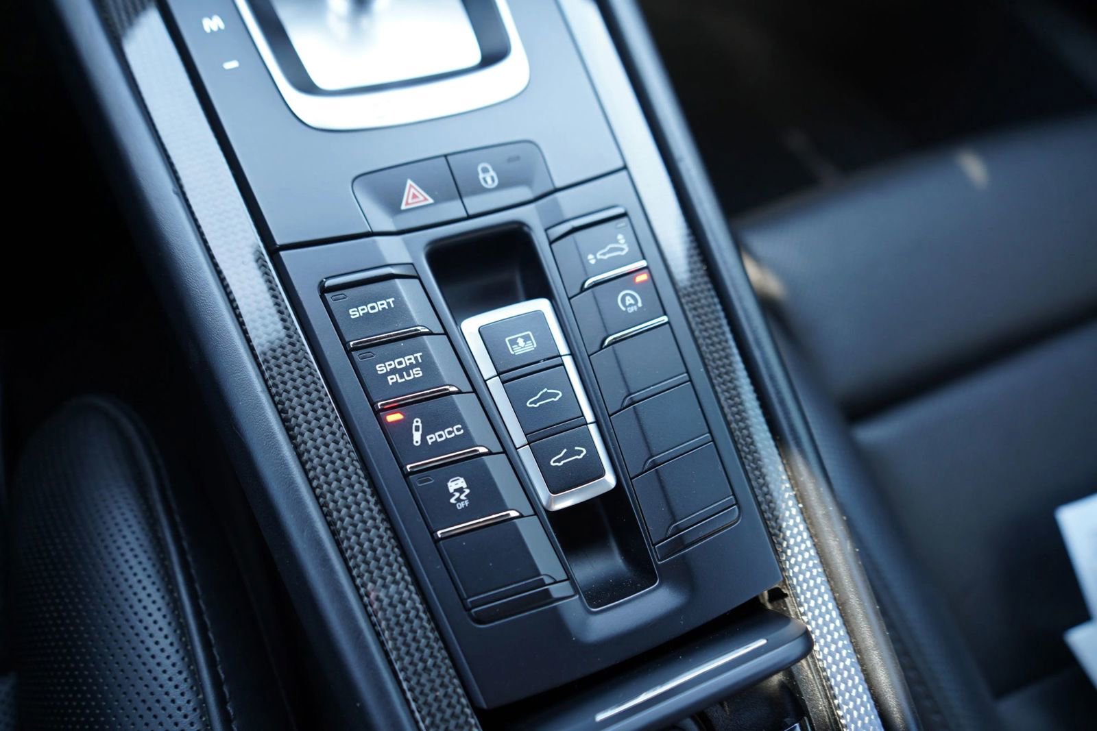 Used 2015 Porsche 911 Turbo S w/ High-end Infotainment Package image 13