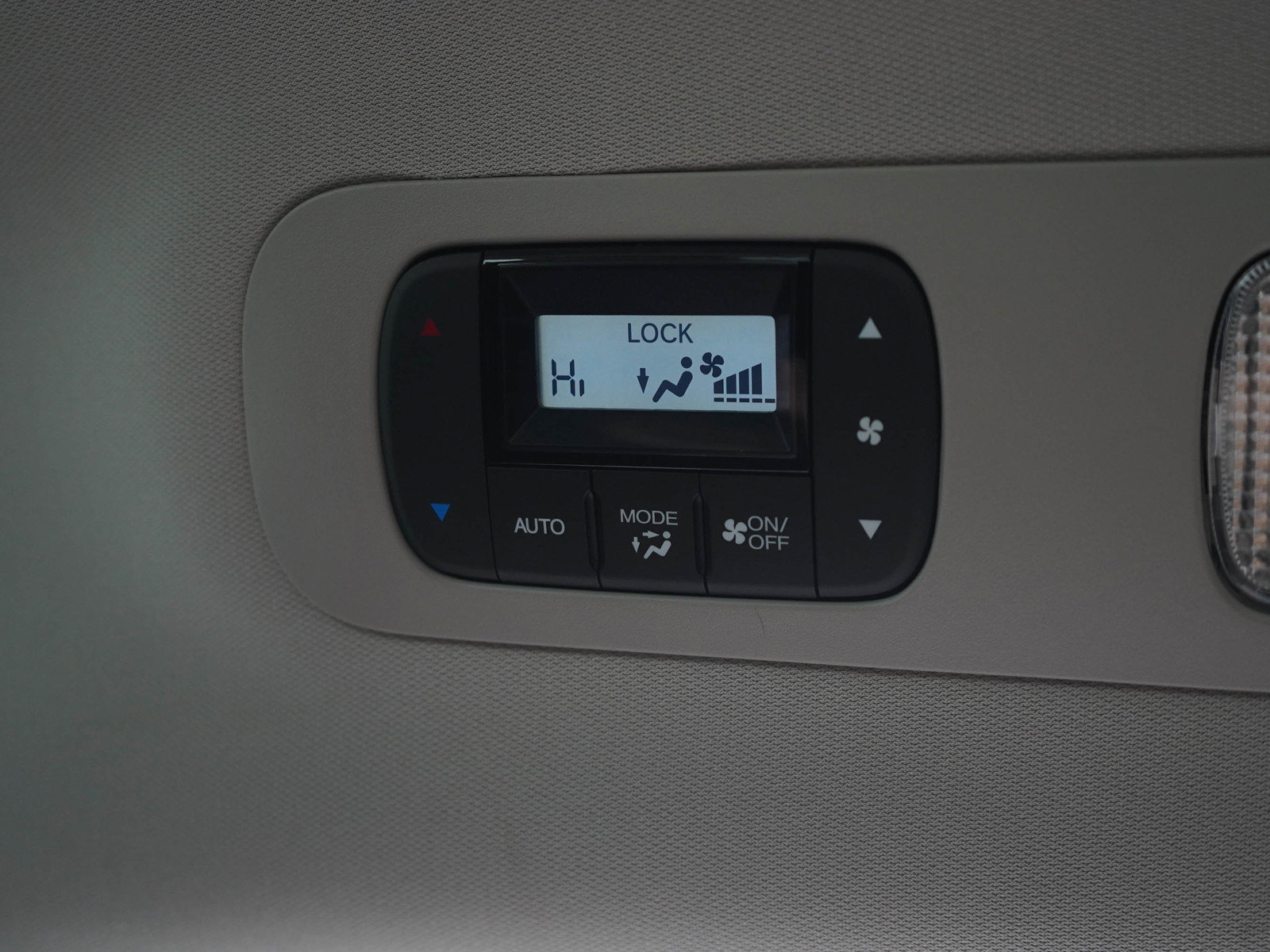 Used 2026 Honda Odyssey Elite image 18