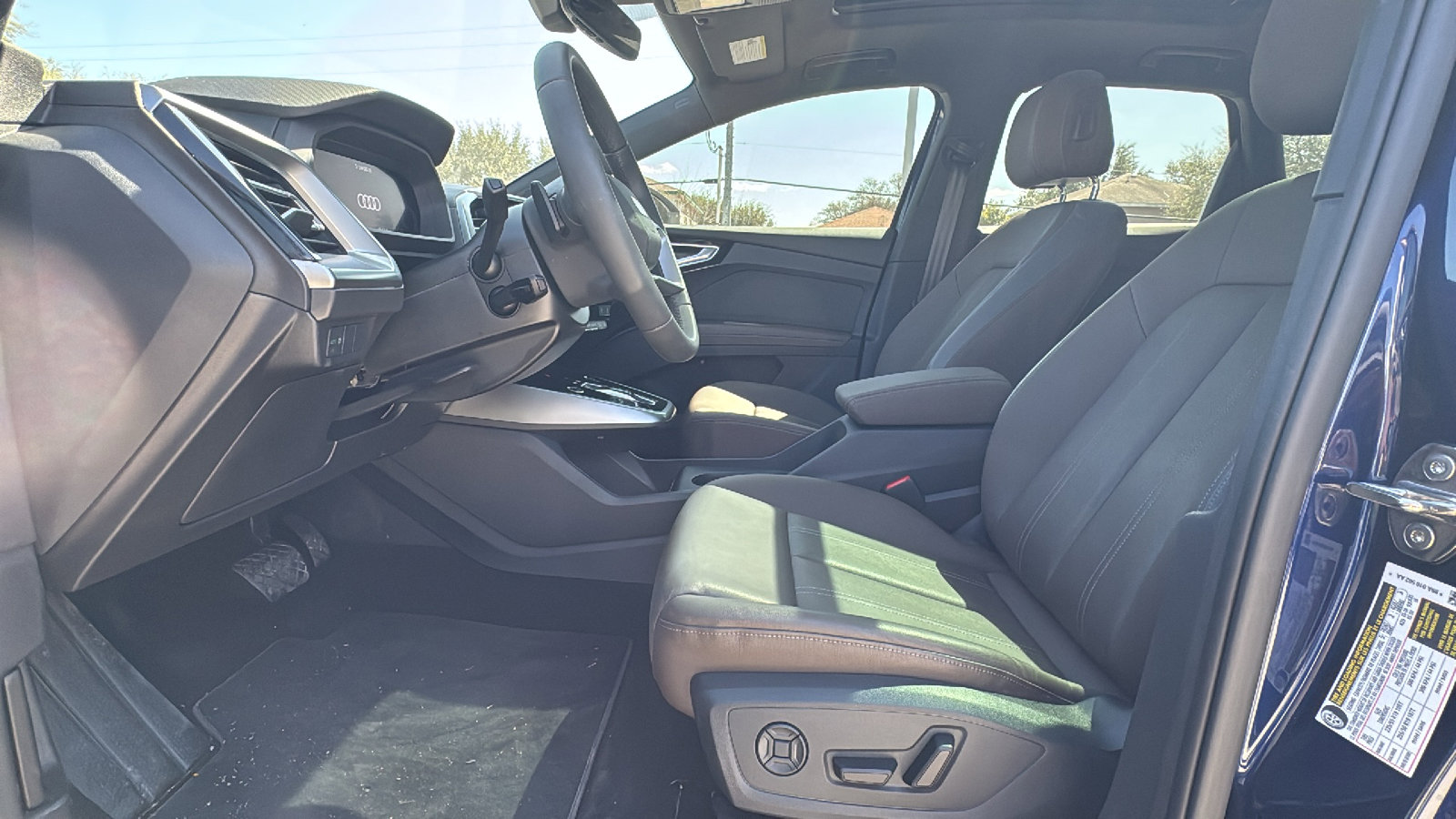 Used 2026 Audi Q4 e-tron Premium w/ Convenience Package image 9