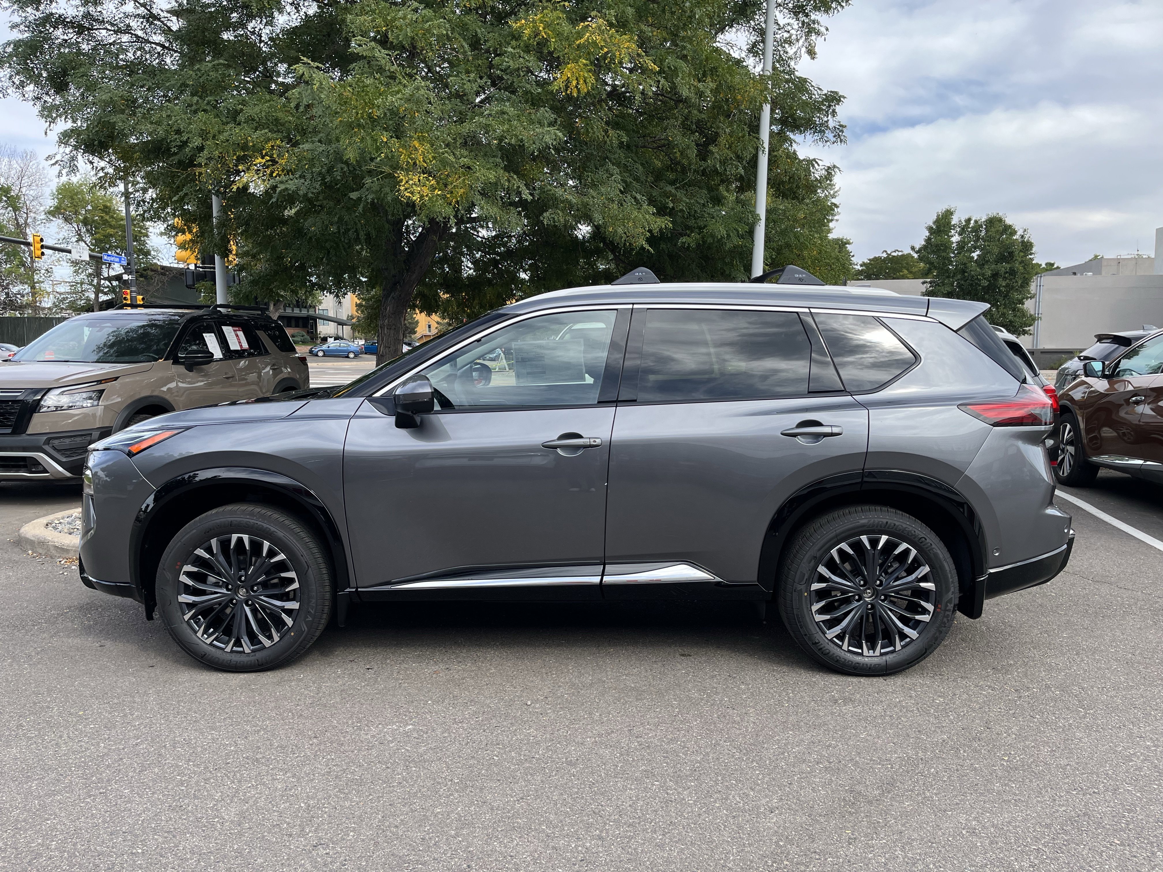 New 2026 Nissan Rogue Platinum image 4