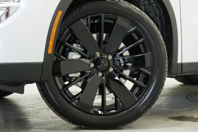 New 2026 Mitsubishi Outlander LE FWD image 3