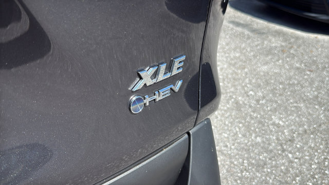 Used 2025 Toyota RAV4 XLE w/ Convenience Package AWD/4WD image 8