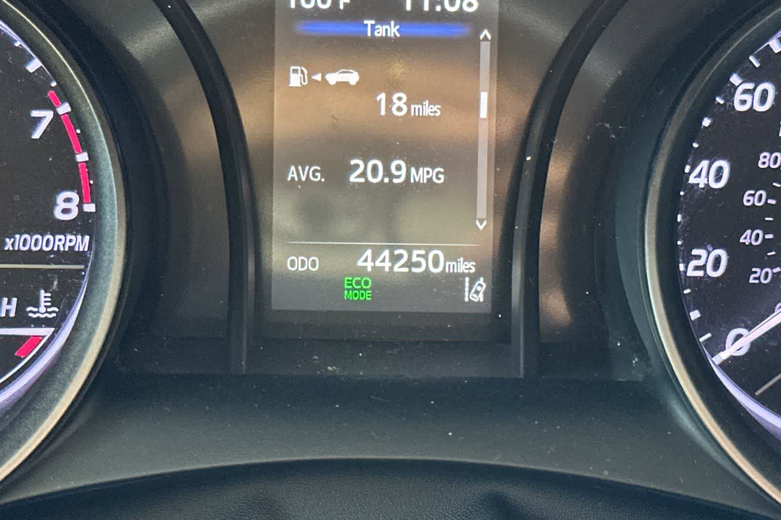 Used 2022 Toyota Camry SE FWD image 24