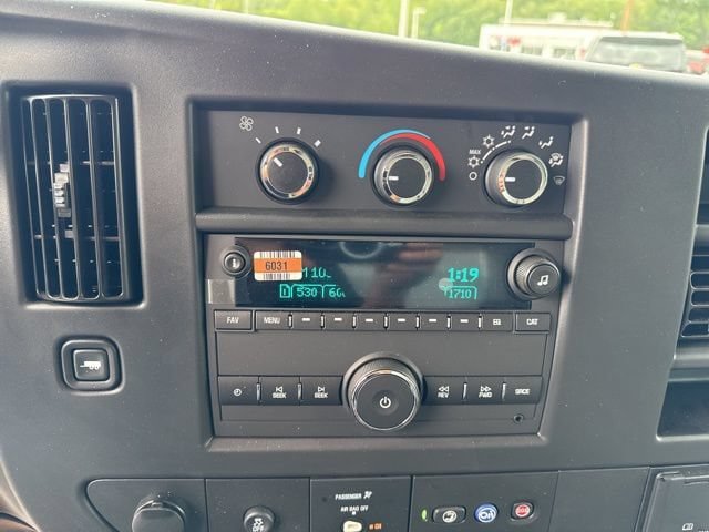 Used 2025 Chevrolet Express 3500 w/ Power Convenience Package RWD image 13