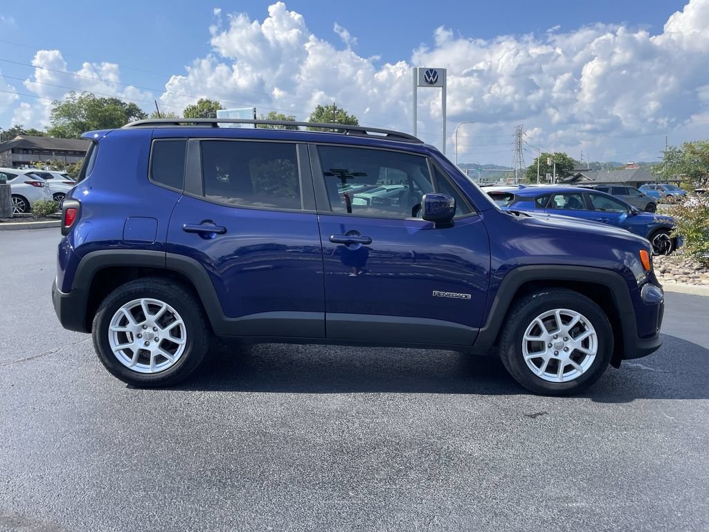 Used 2019 Jeep Renegade Latitude FWD image 4