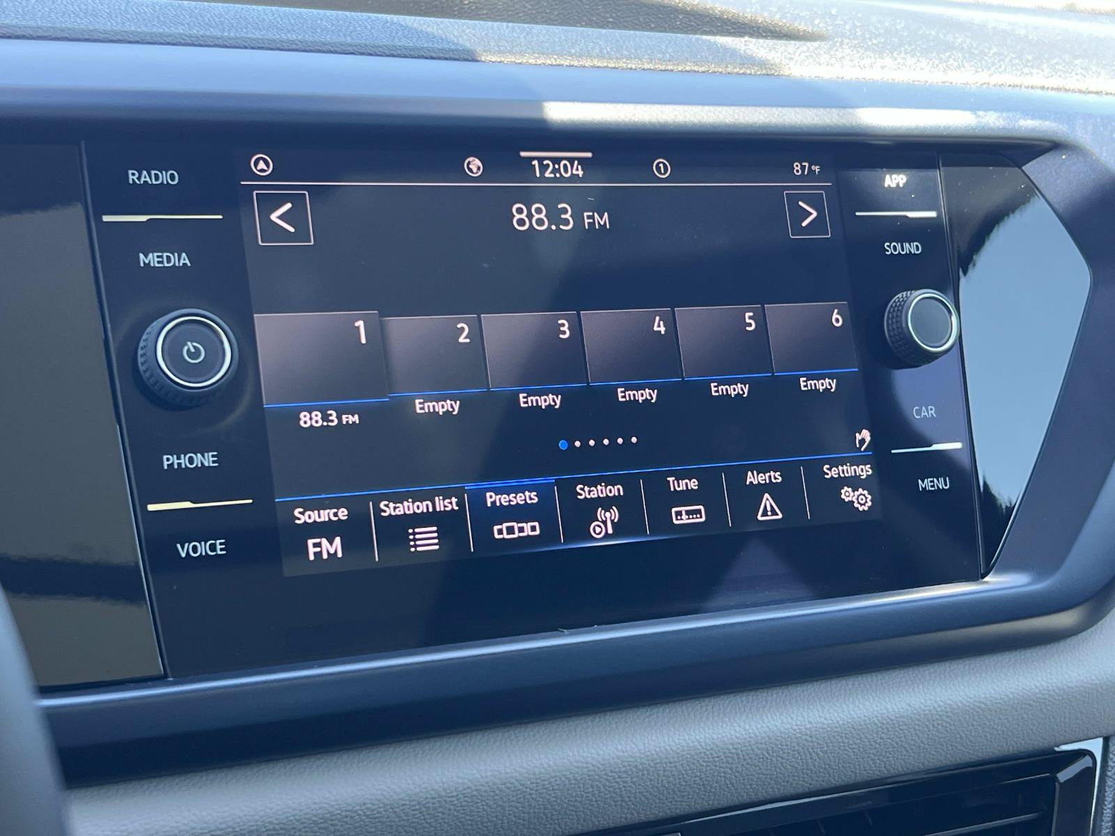 Certified 2023 Volkswagen Taos SE w/ Panoramic Sunroof Package FWD image 12