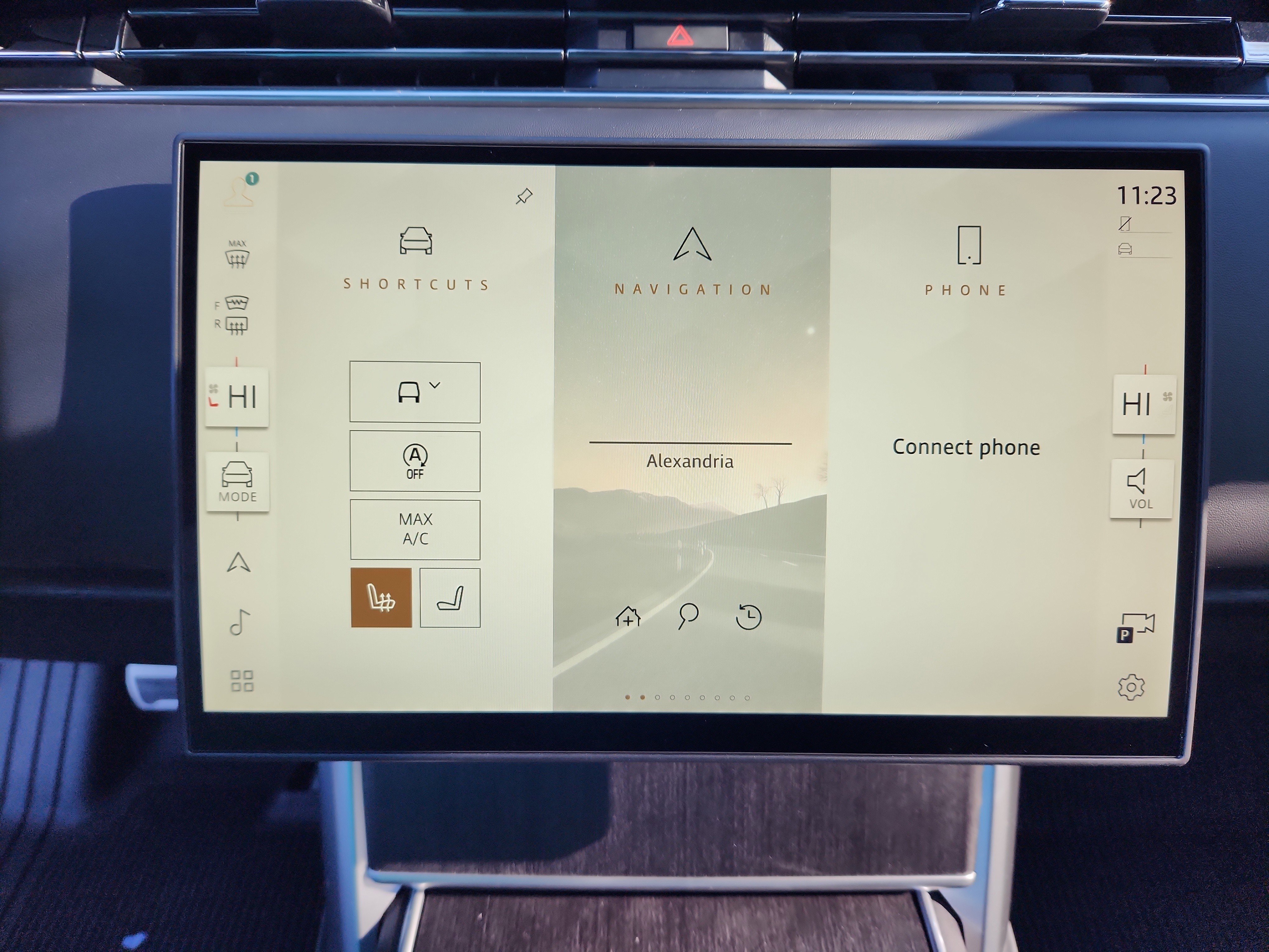 New 2025 Land Rover Range Rover Long Wheelbase SE image 17