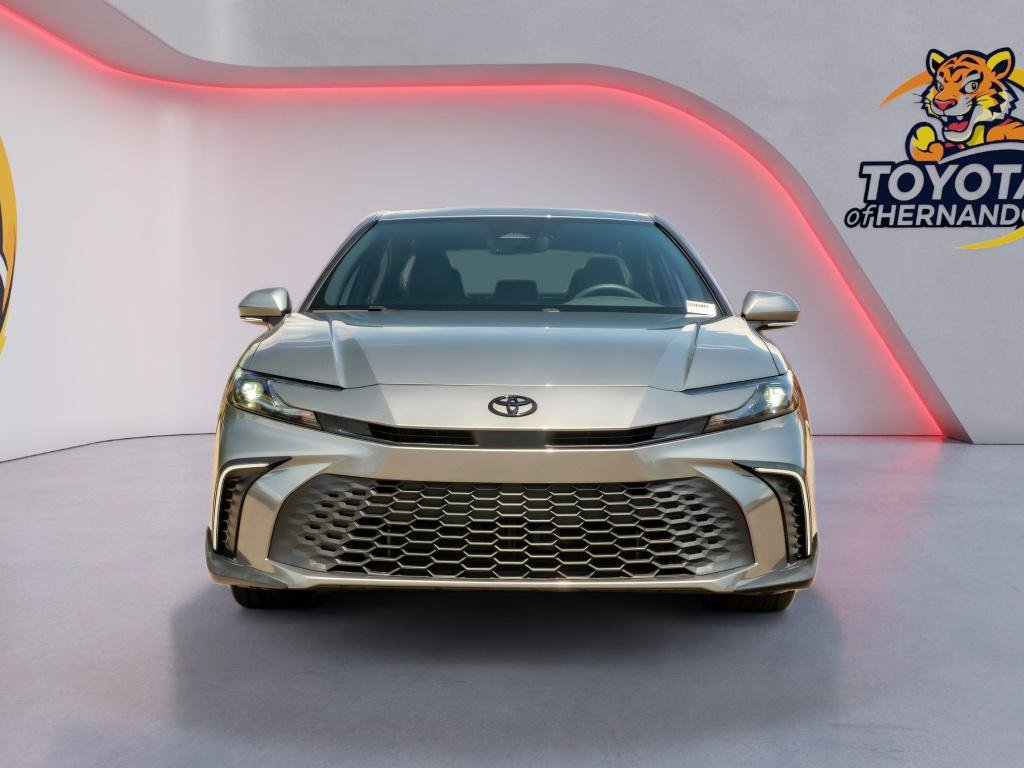 Used 2025 Toyota Camry SE w/ Convenience Package FWD image 3