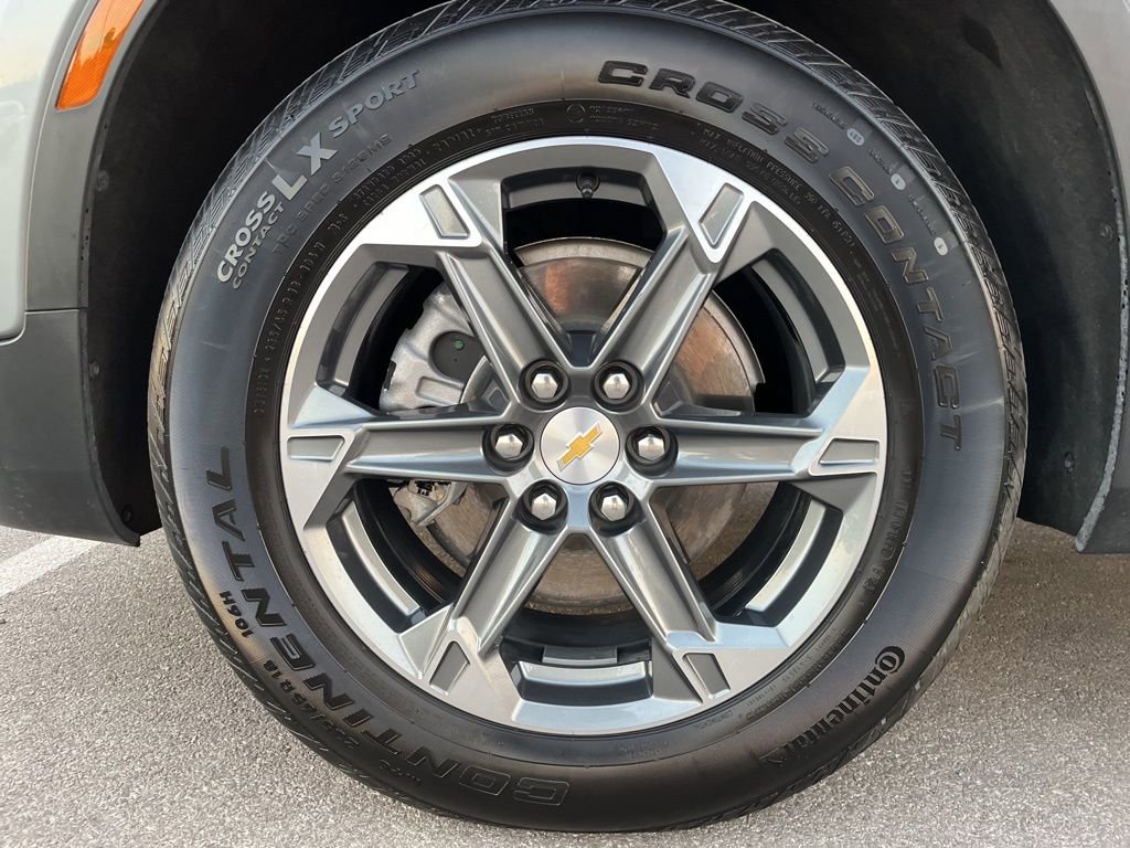 Used 2025 Chevrolet Blazer LT image 11