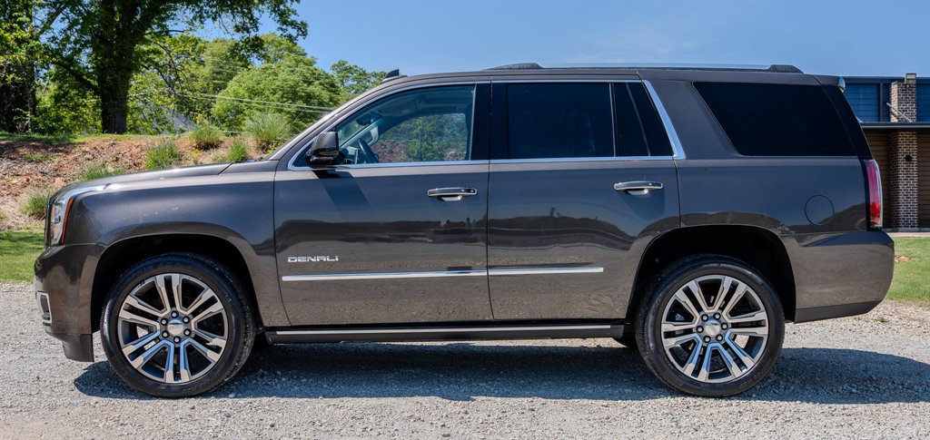 Used 2019 GMC Yukon Denali w/ Denali Ultimate Package RWD image 2