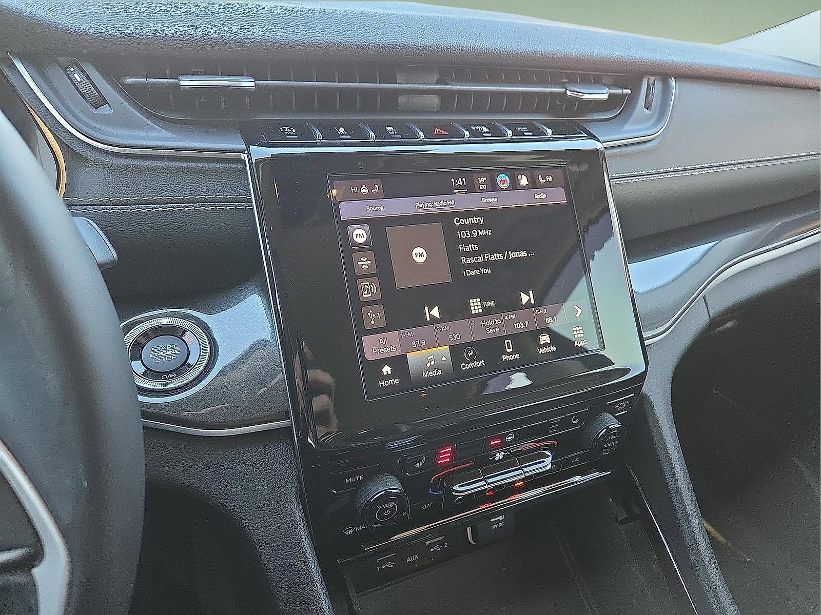 Used 2022 Jeep Grand Cherokee L Laredo w/ Luxury Tech Group I image 17