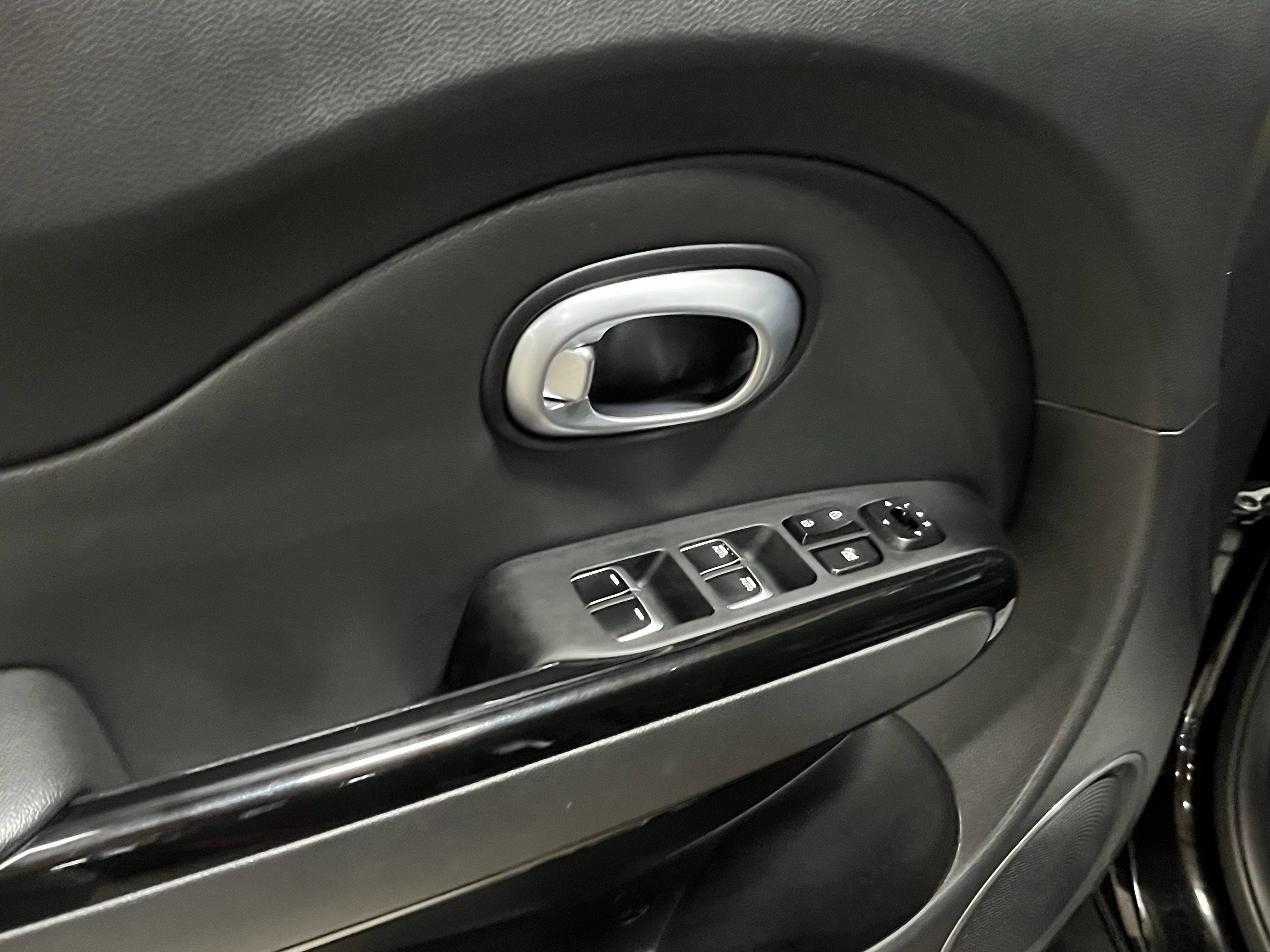 Used 2019 Kia Soul ! FWD image 16