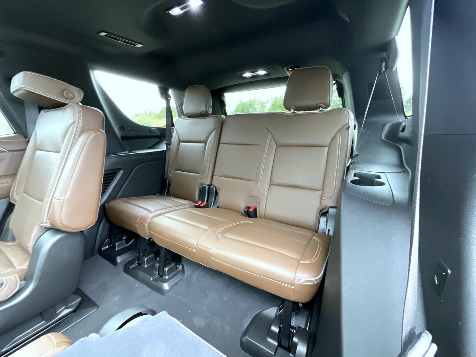 Used 2021 Chevrolet Tahoe High Country w/ Premium Package AWD/4WD image 20