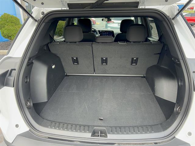 Used 2026 Chevrolet Equinox LT AWD/4WD image 16