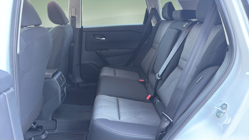 New 2026 Nissan Rogue SV AWD/4WD image 16