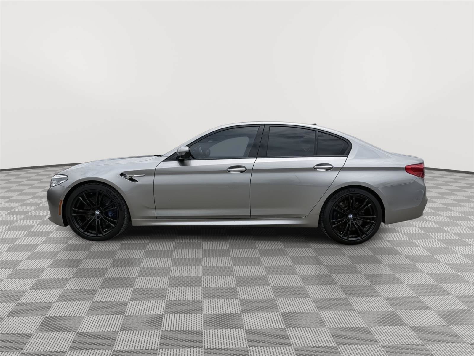 Used 2018 BMW M5 w/ Executive Package AWD/4WD image 2