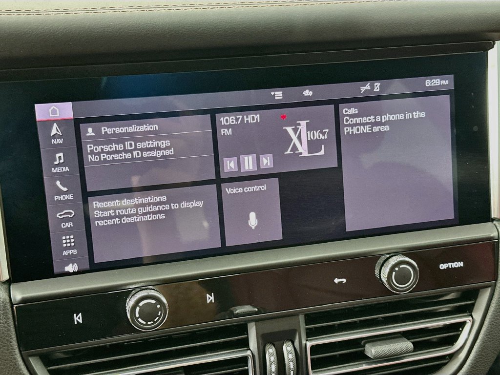 Certified 2024 Porsche Macan AWD/4WD image 15