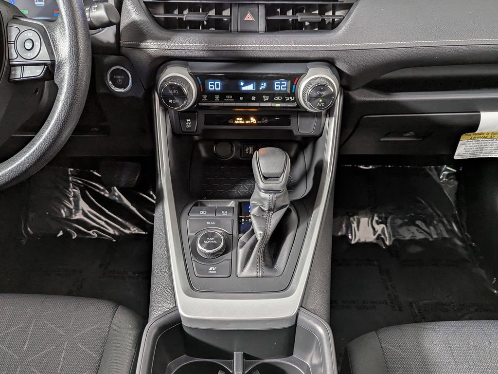 Certified 2025 Toyota RAV4 XLE image 24