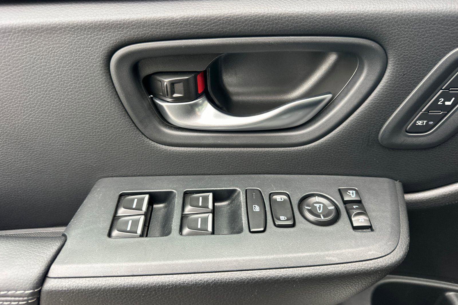 Certified 2025 Honda Pilot Elite image 5