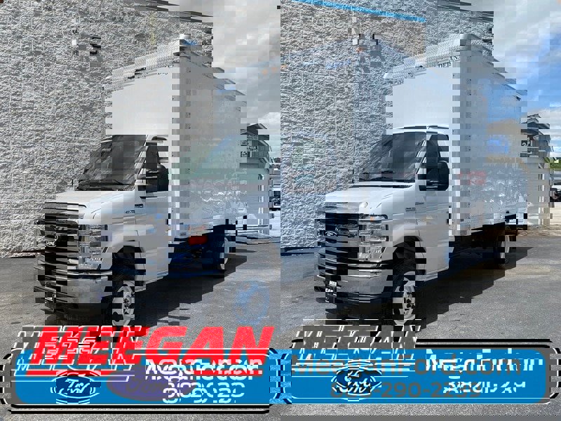 New 2026 Ford E-350 and Econoline 350 Super Duty w/ Power Equipment Group image 1