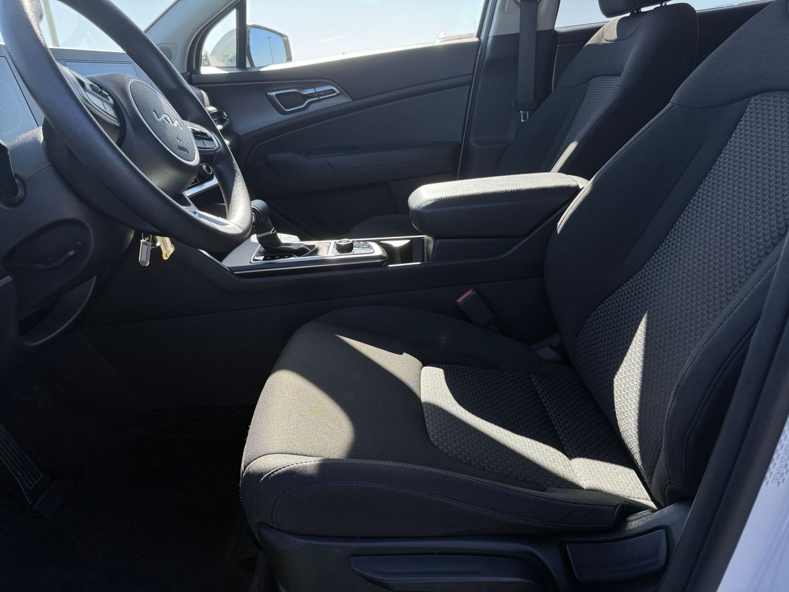 Used 2025 Kia Sportage LX image 25