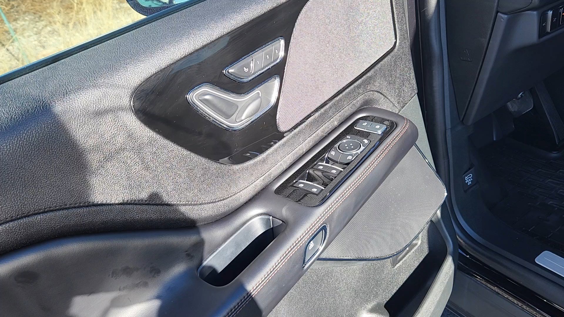 Used 2024 Lincoln Aviator AWD w/ Premium Package image 7