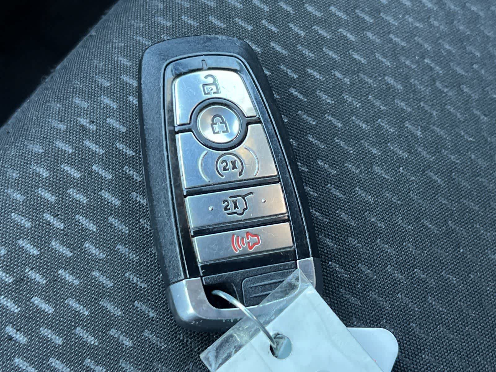 Used 2025 Ford Escape ST-Line Select AWD/4WD image 29