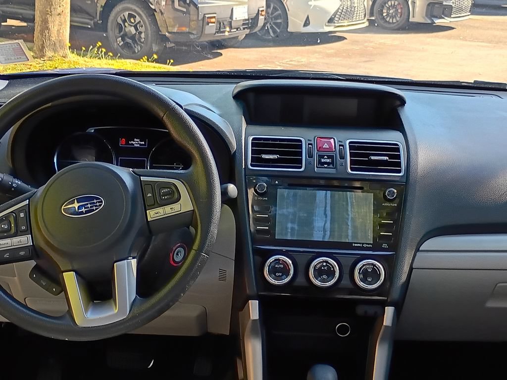 Used 2017 Subaru Forester 2.5i Premium AWD/4WD image 18