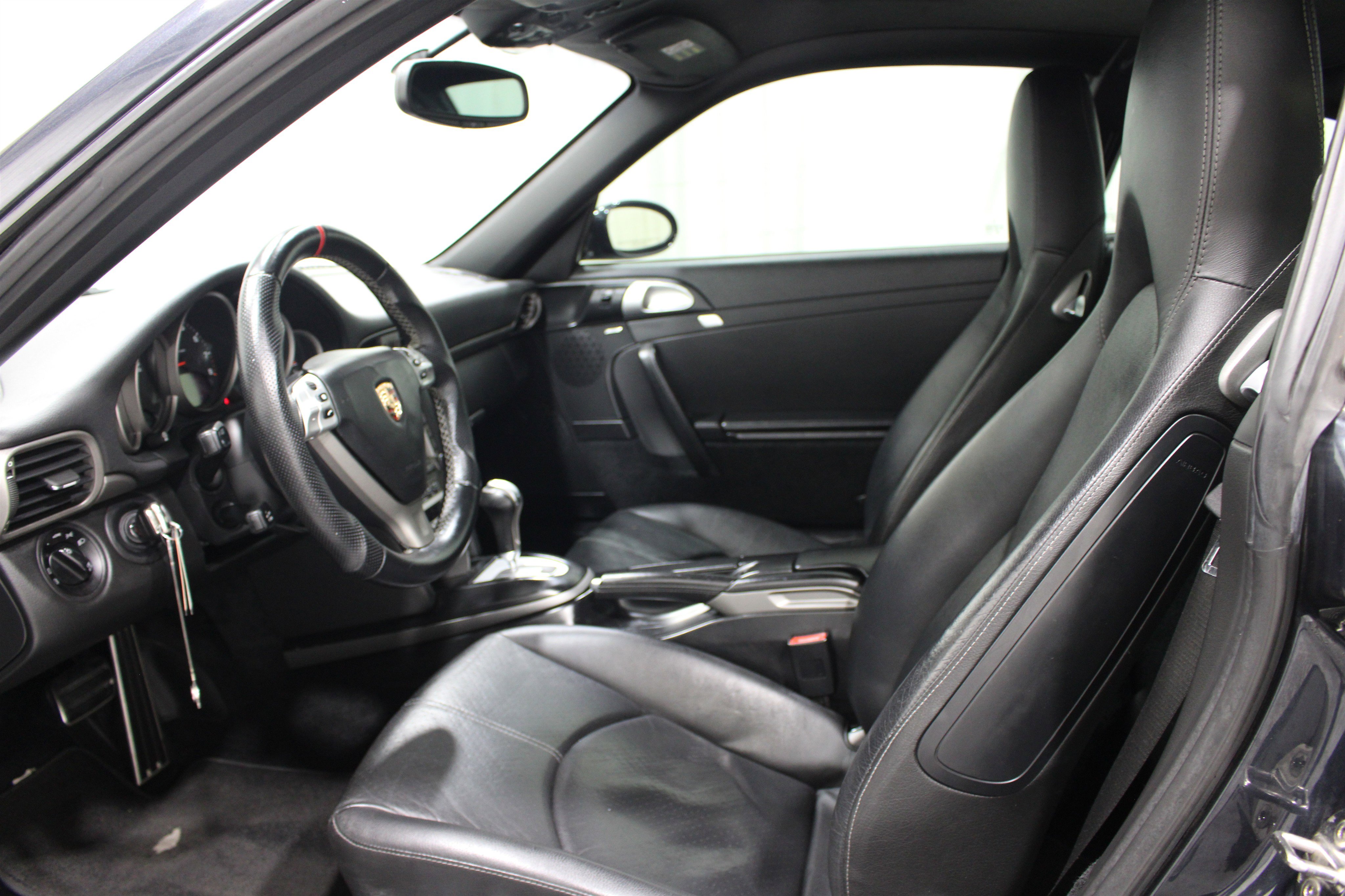 Used 2005 Porsche 911 Carrera RWD image 3