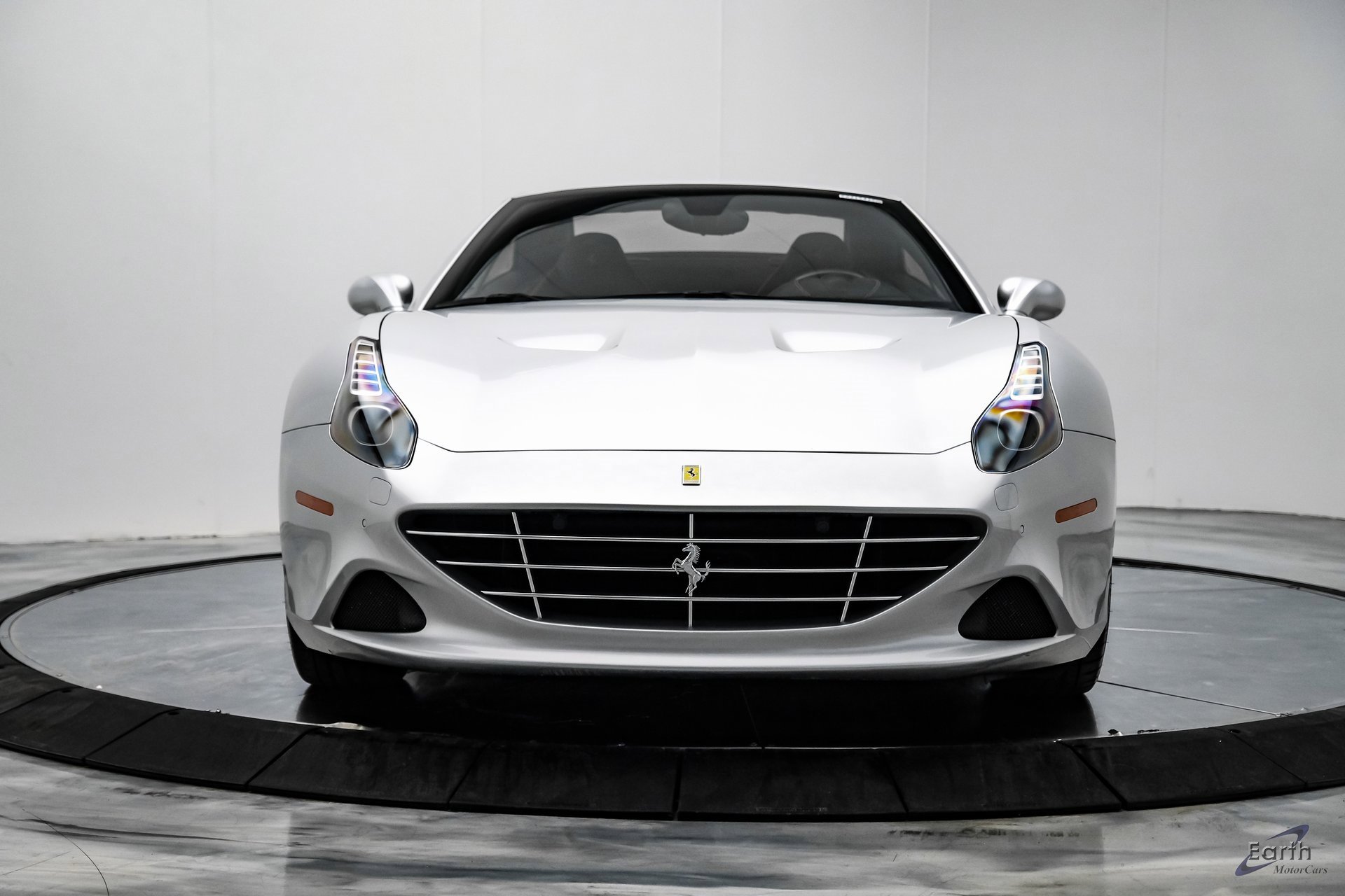Used 2016 Ferrari California T image 37