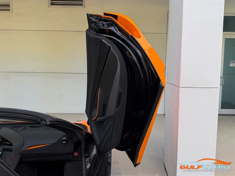 Used 2022 McLaren 720S Performance RWD image 37