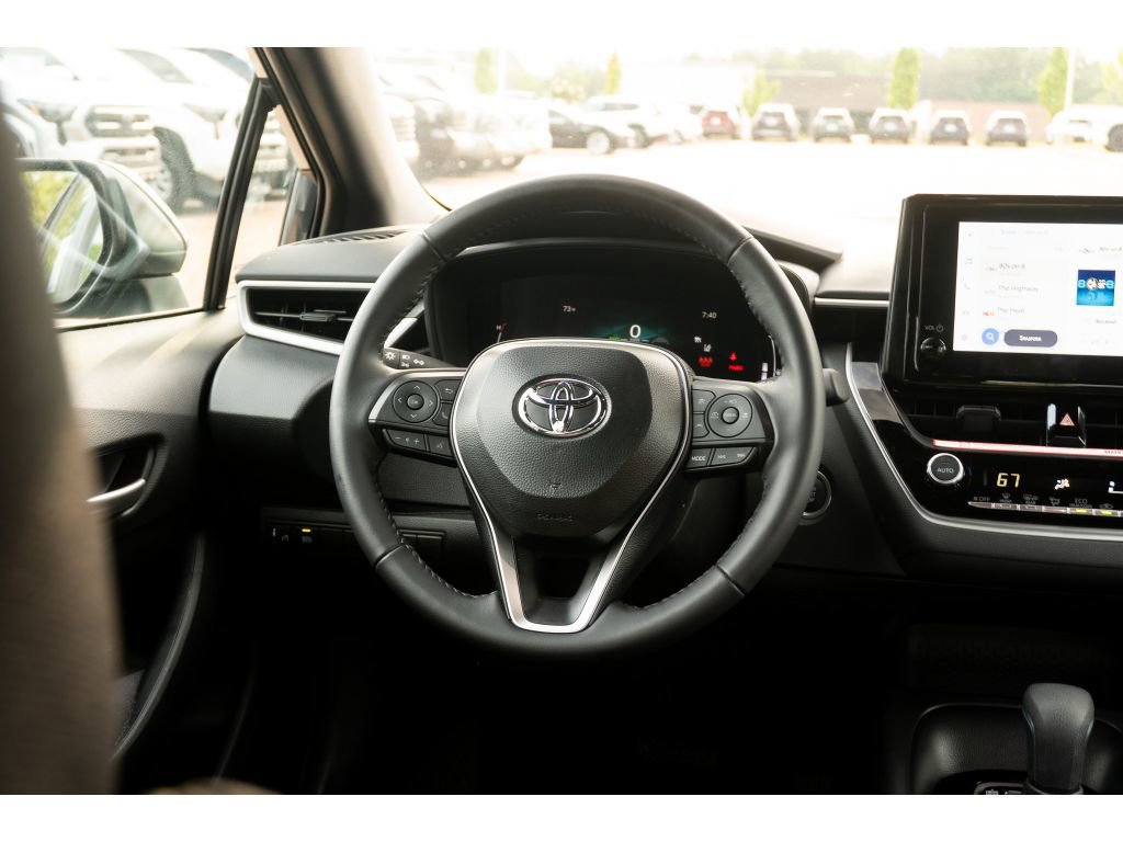 Used 2026 Toyota Corolla SE FWD image 19